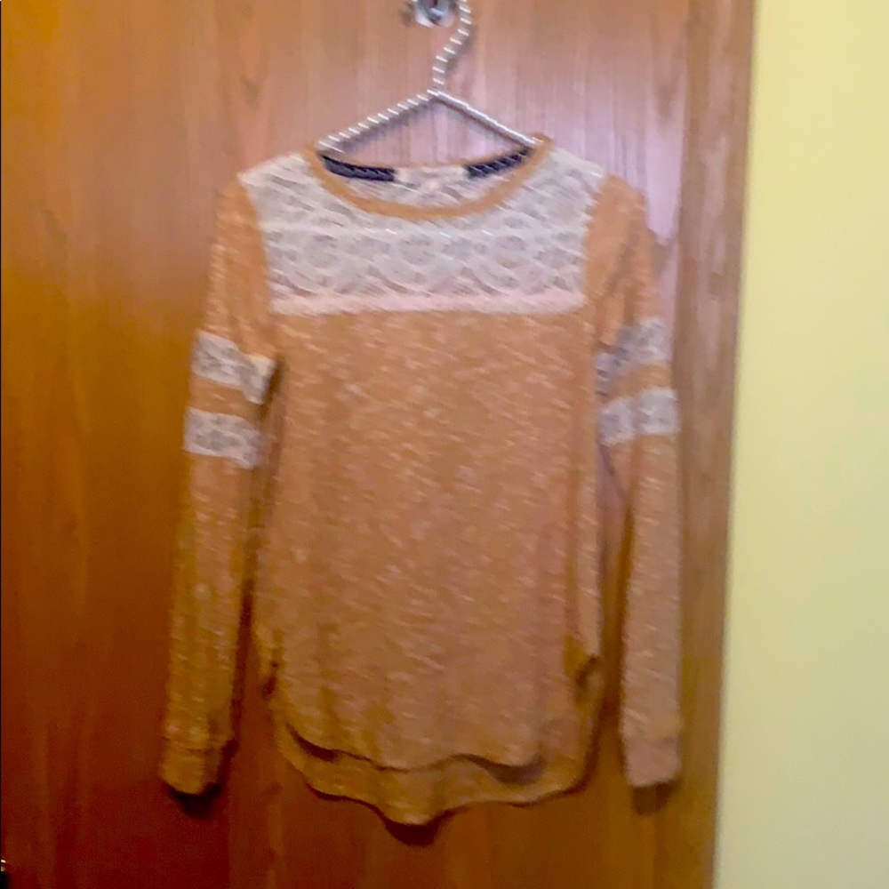 New lace crew neck design shirt